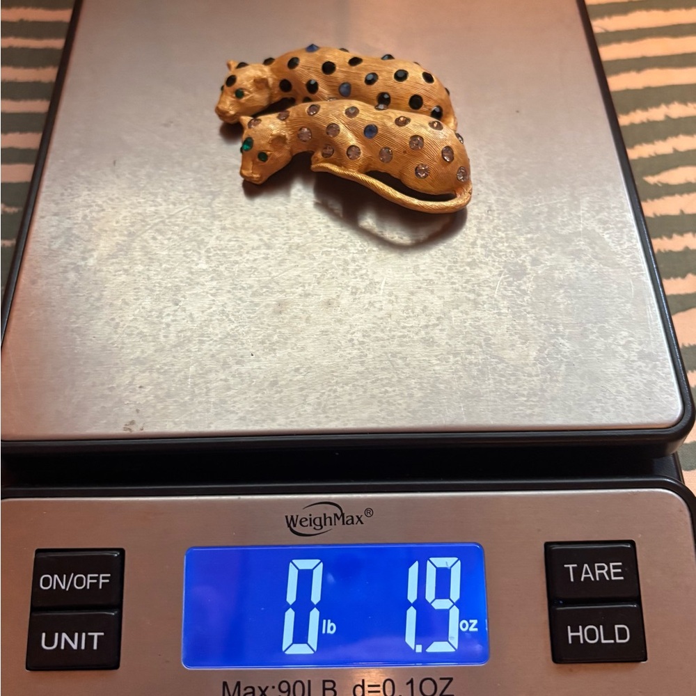 Vintage Gold Leopards Large Brooch Pin with Rhinestone Encrusted - Picture 6 of 7